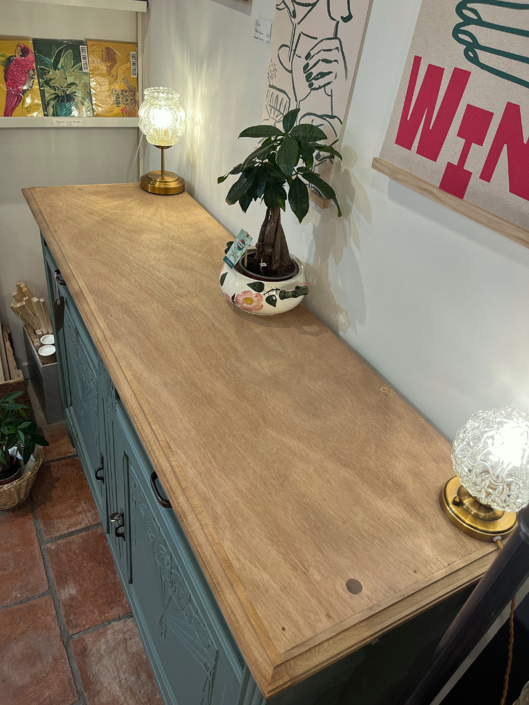 Buffet coupe de Fruits vue plateau en bois massif