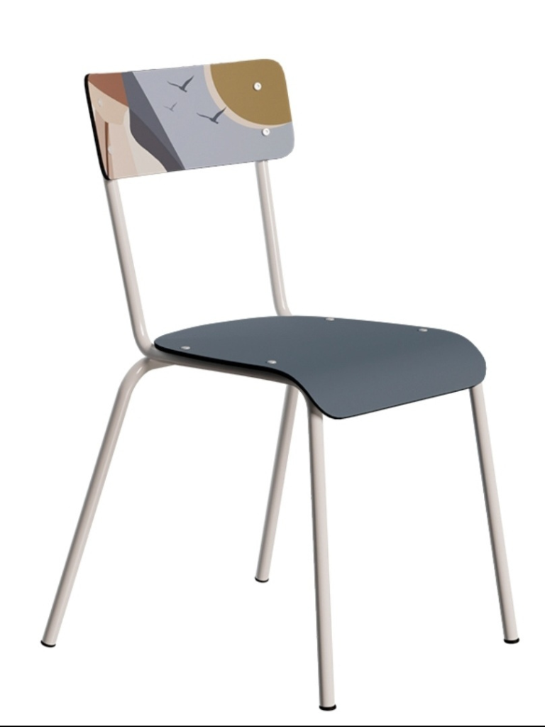 Chaise Suzie – Les Gambettes, design rétro avec assise en stratifié vert et structure en acier noir, vue en perspective.