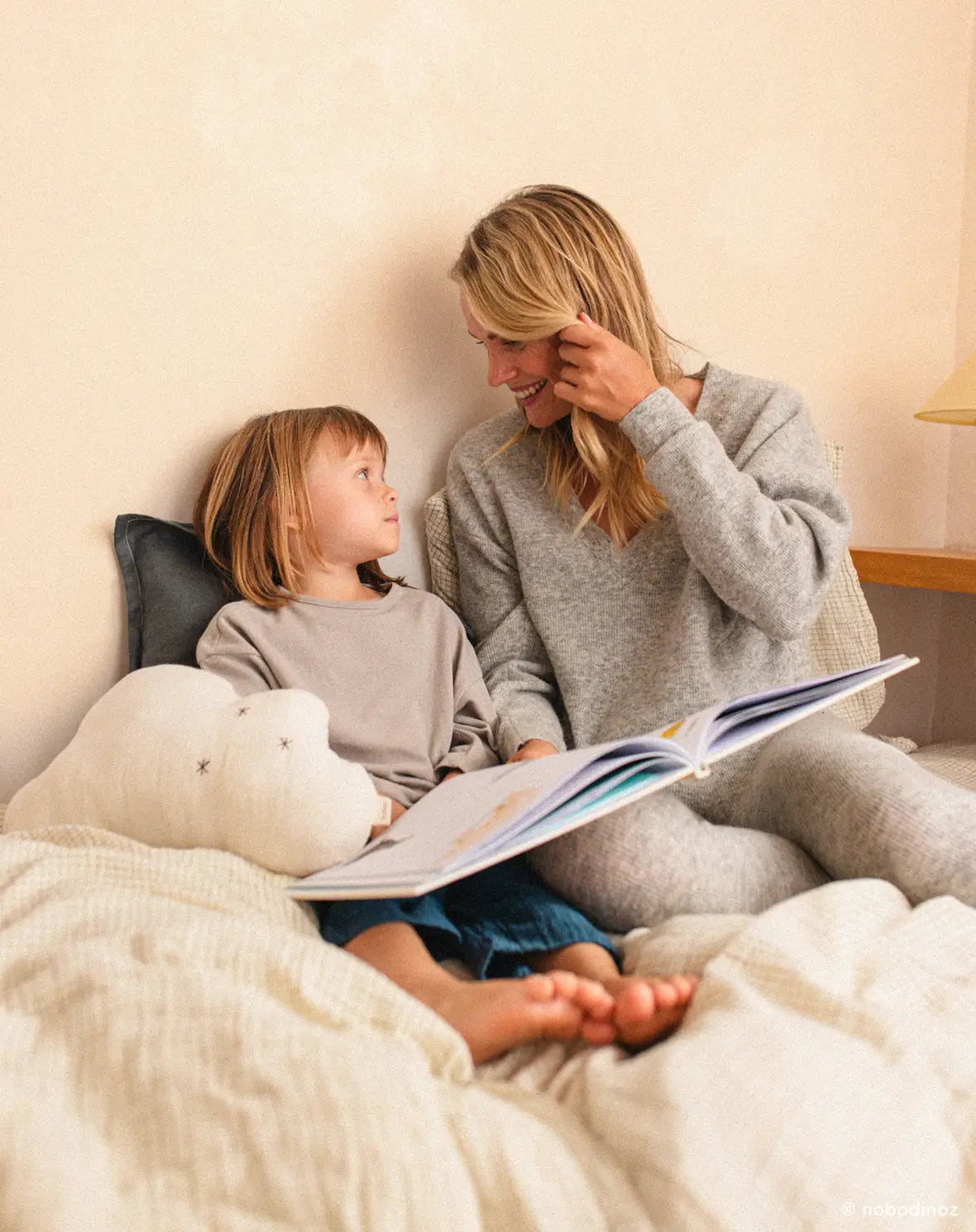 Coussin Nuage Rose Étoilé Nobodinoz