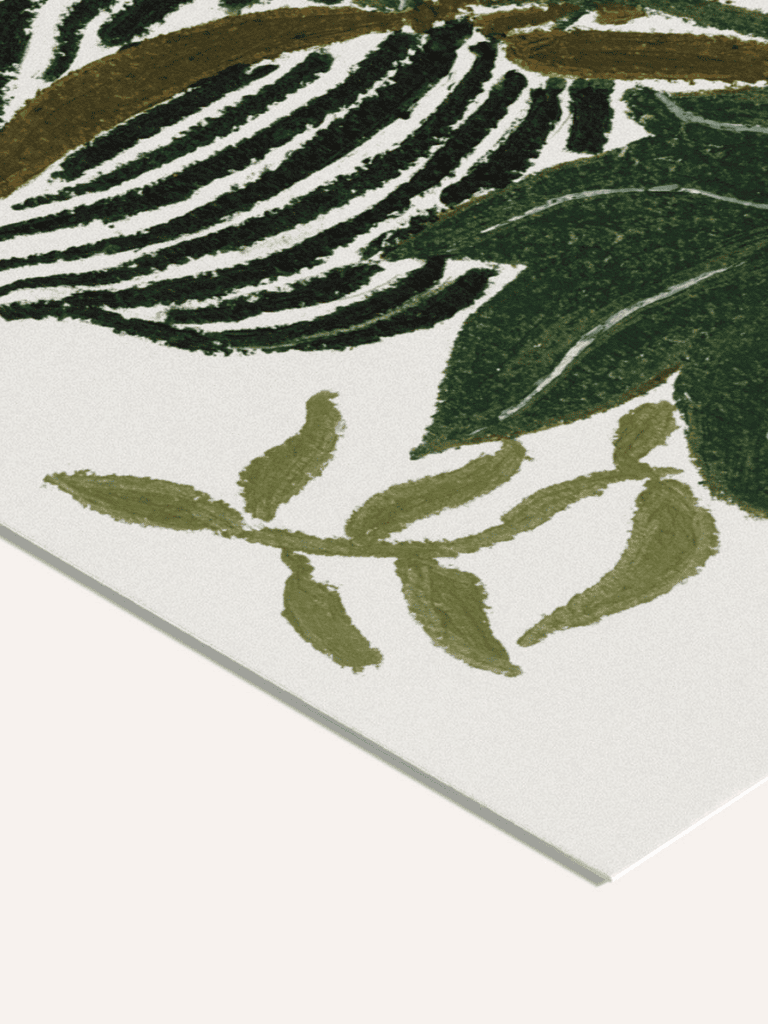 Zoom sur la texture du papier épais et les détails de la peinture acrylique de l’affiche Vase d’œillets jaunes