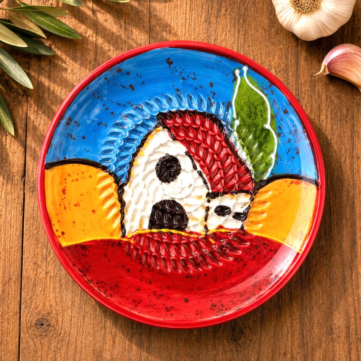 Assiette texturé pour râper m’ail, gingembre, motif maison provençale fait main en terre