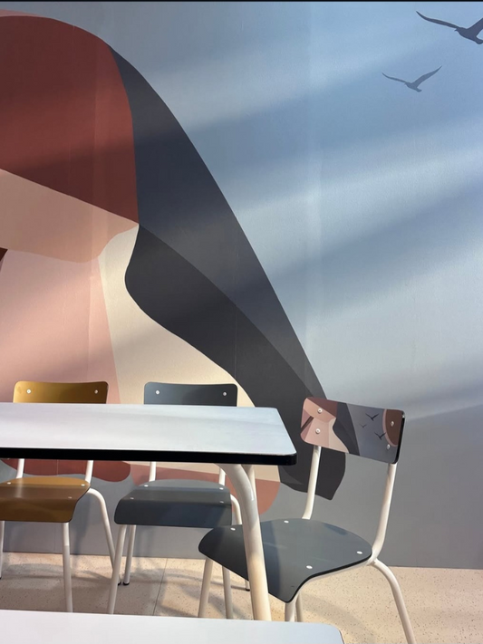 Ensemble de chaises Suzie – Les Gambettes en bois de hêtre stratifié et acier, coloris variés, design rétro moderne fabriqué en Europe