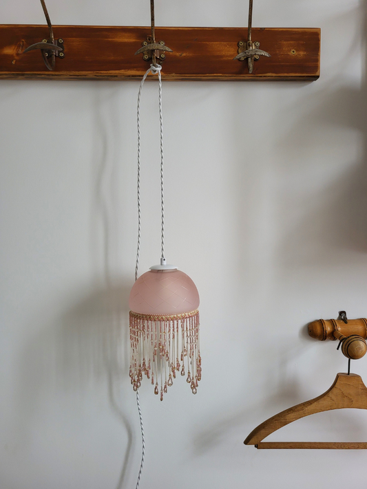 suspension perle rose vue de face