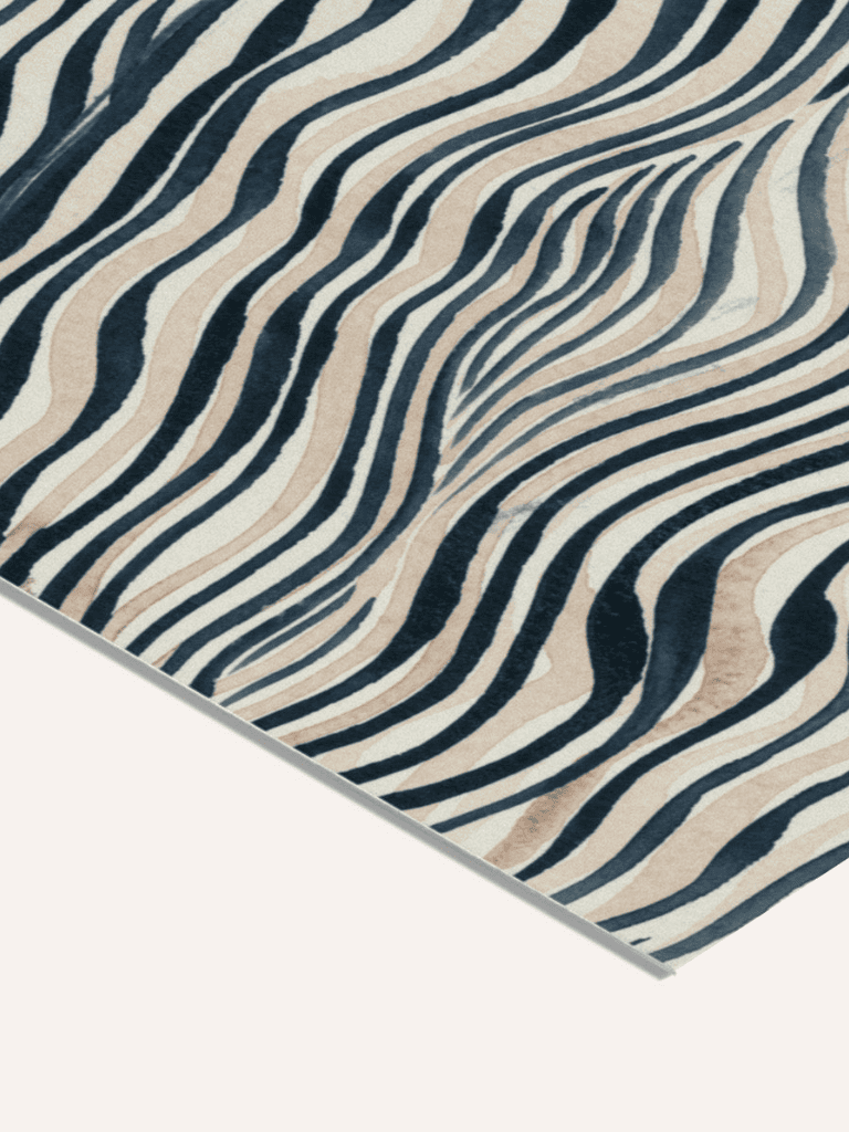 Zoom sur la texture du papier épais de l’affiche Femme à la Robe Verte Foncée, impression d’art de qualité
