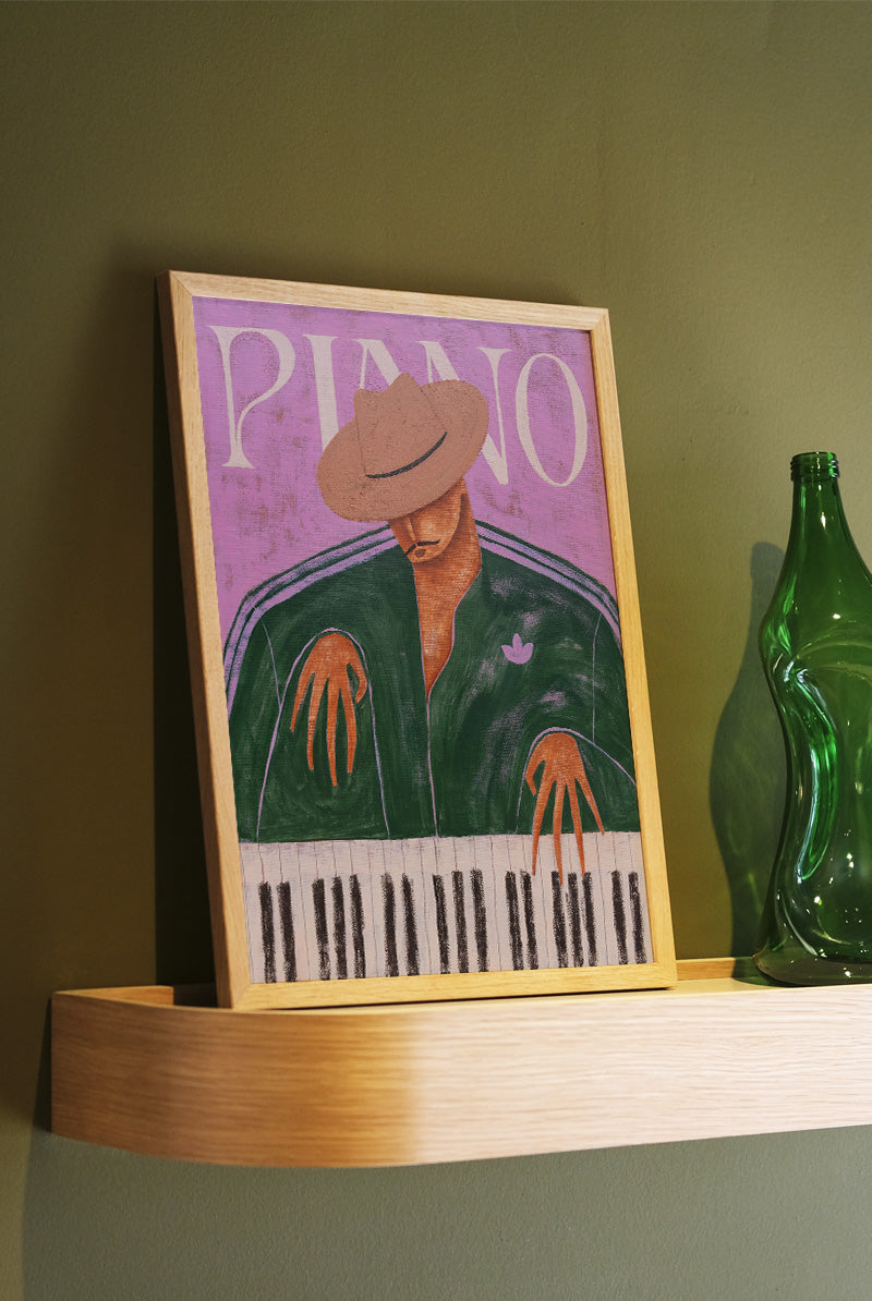 Affiche Homme au Piano accrochée dans un salon ou bureau