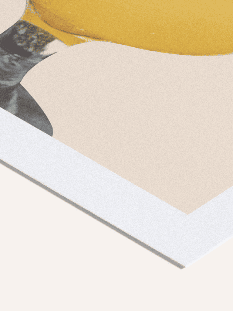 Zoom sur la texture du papier épais de l’affiche Vacances dans un verre II, détails nets et couleurs vibrantes