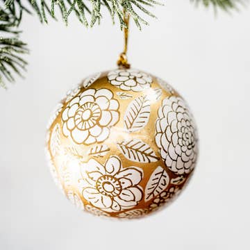 Petite Boule de Noël Dorée Fleurs Blanches