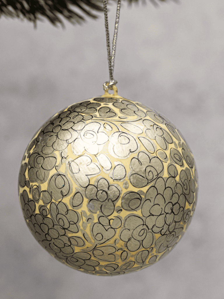 boule de noel indienne en papier maché