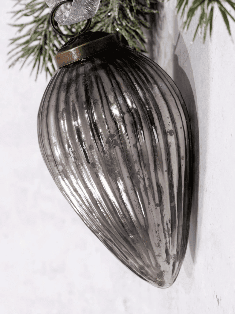 boule de noel pignon en verre indien argent