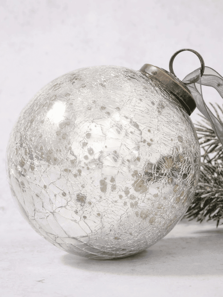 boule de noel en verre indienne craquelée