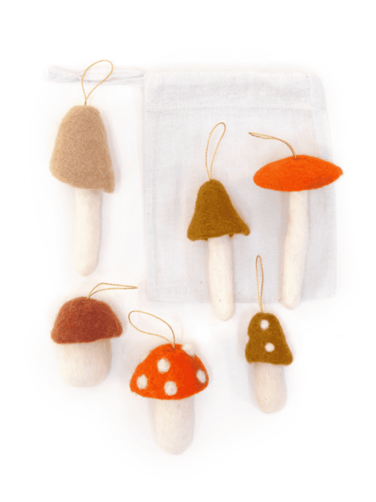Détail de la feutrine sur un champignon décoratif Muskhane