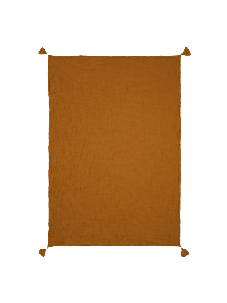 couverture bébé à plat sur fond blanc