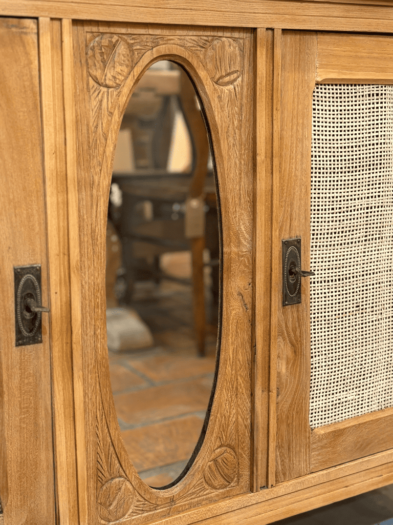 Détail du veinage du chêne finition noix