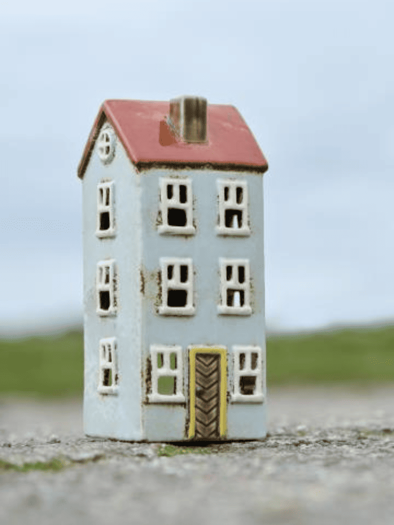 Détail de la céramique jaune d’un photophore Ib Laursen